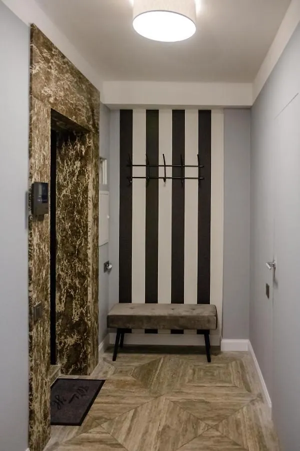 Charming Apartment In The Heart Of The City Near The Botanical Garden Киев